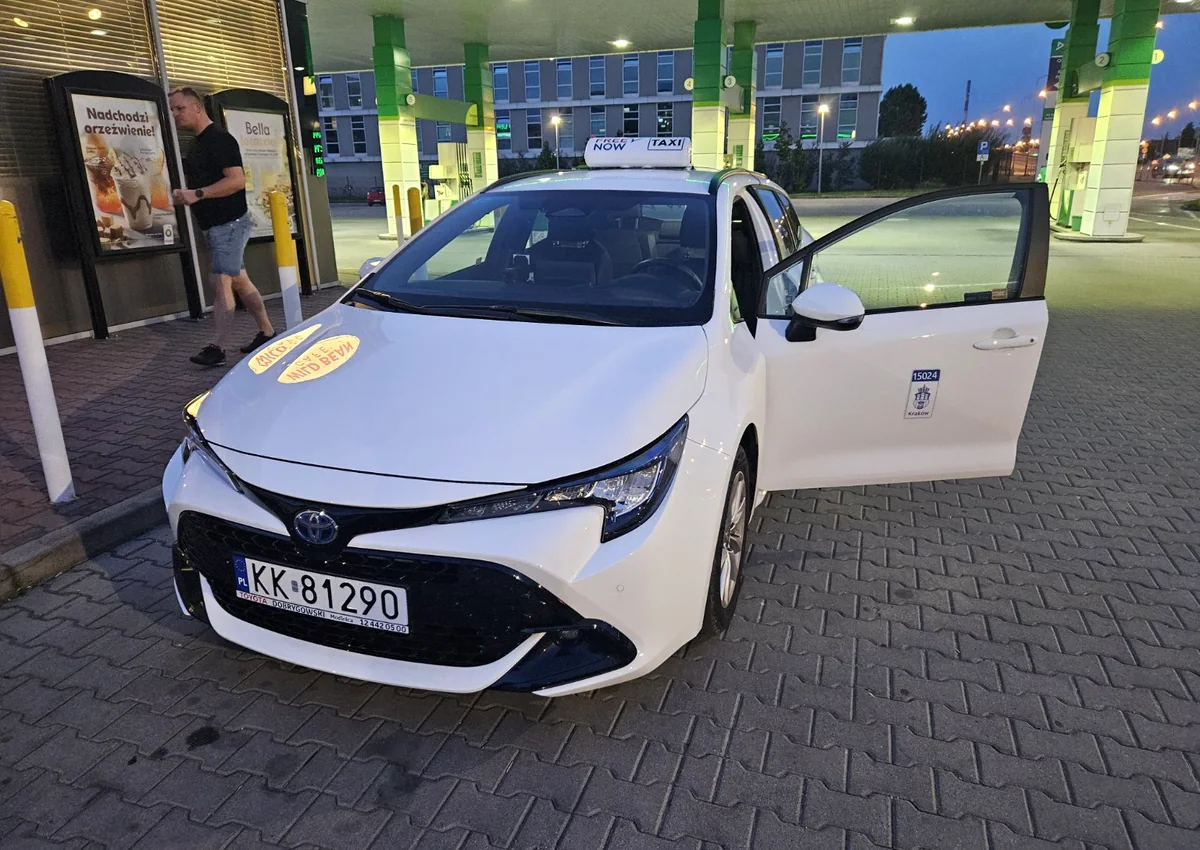 Real ArtTaxi Comfort estate car for Kraków Airport transfer